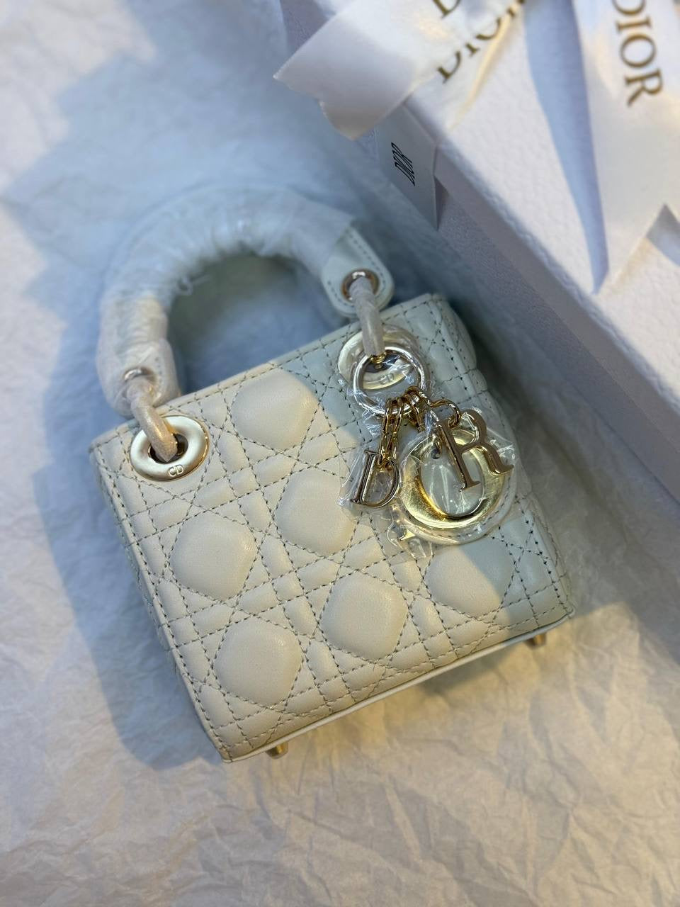 lady dior. بحجم ميني