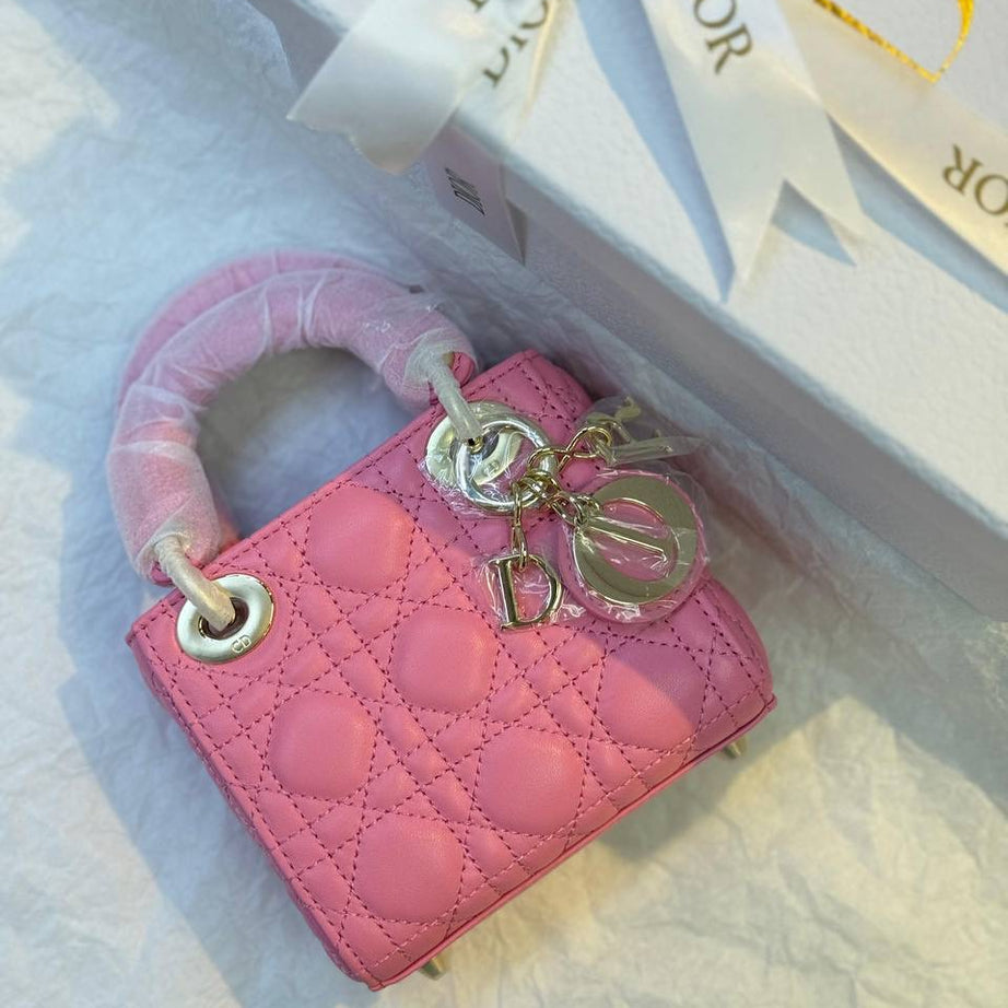 lady dior. بحجم ميني