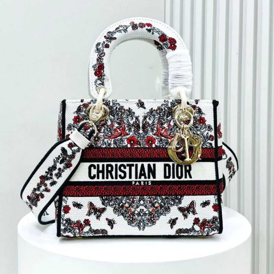 ديور Christainn
