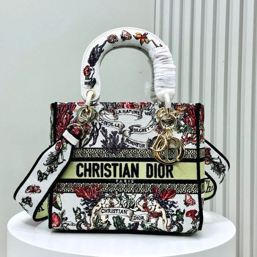 ديور Christainn
