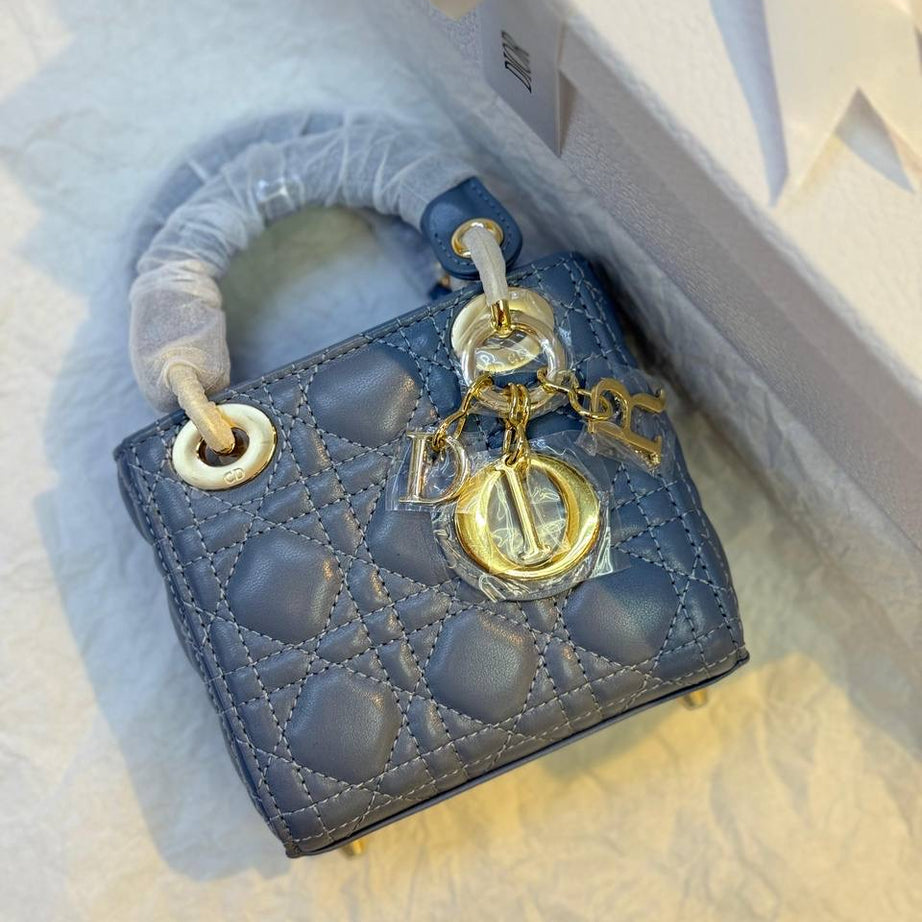 lady dior. بحجم ميني