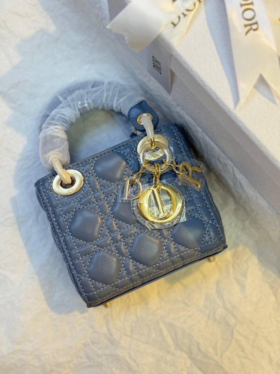 lady dior. بحجم ميني