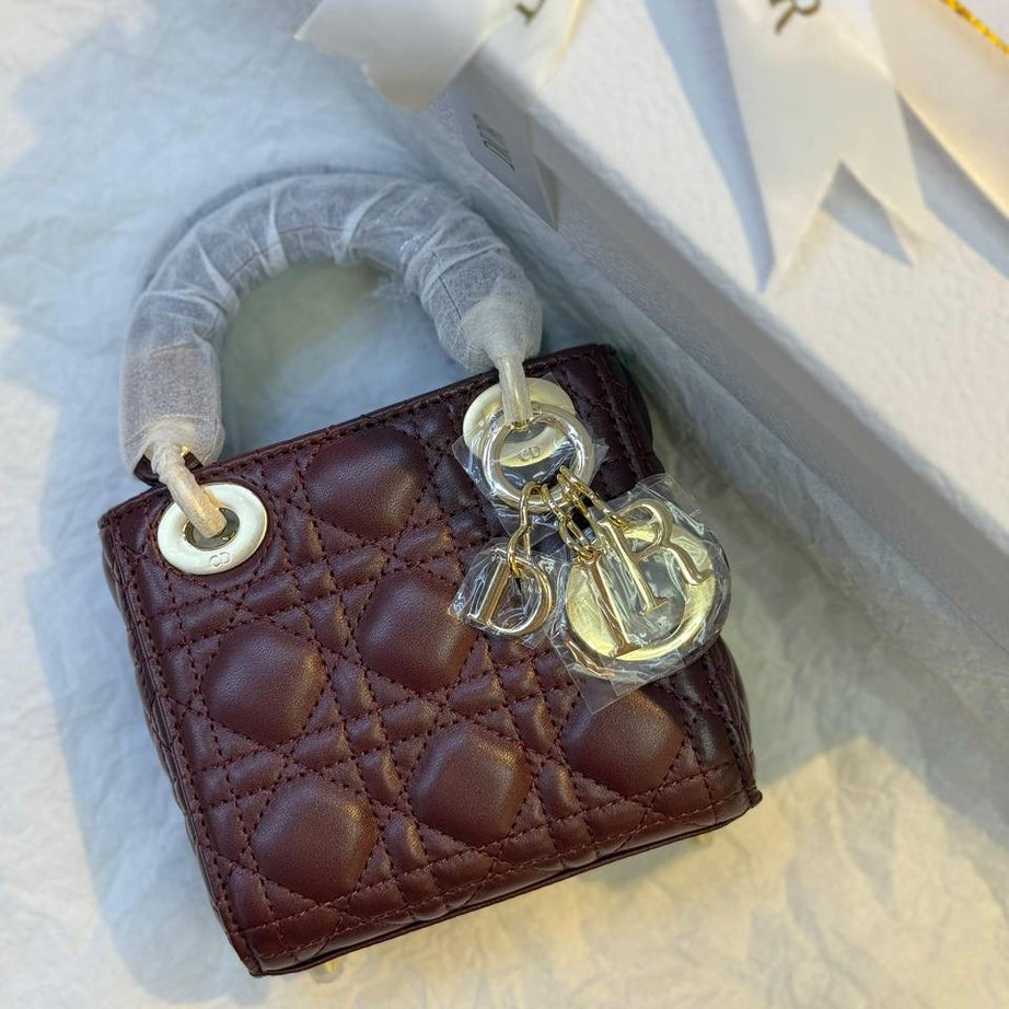 lady dior. بحجم ميني