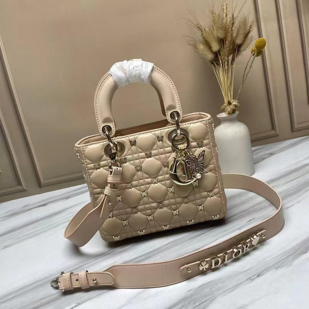 lady Dior حجم وسط