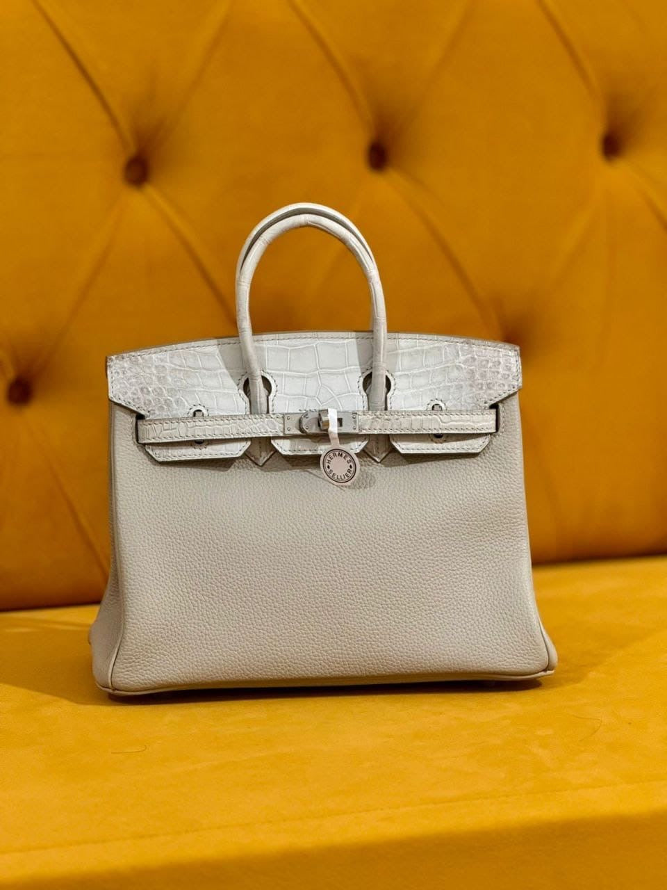 هيرمز نسائي