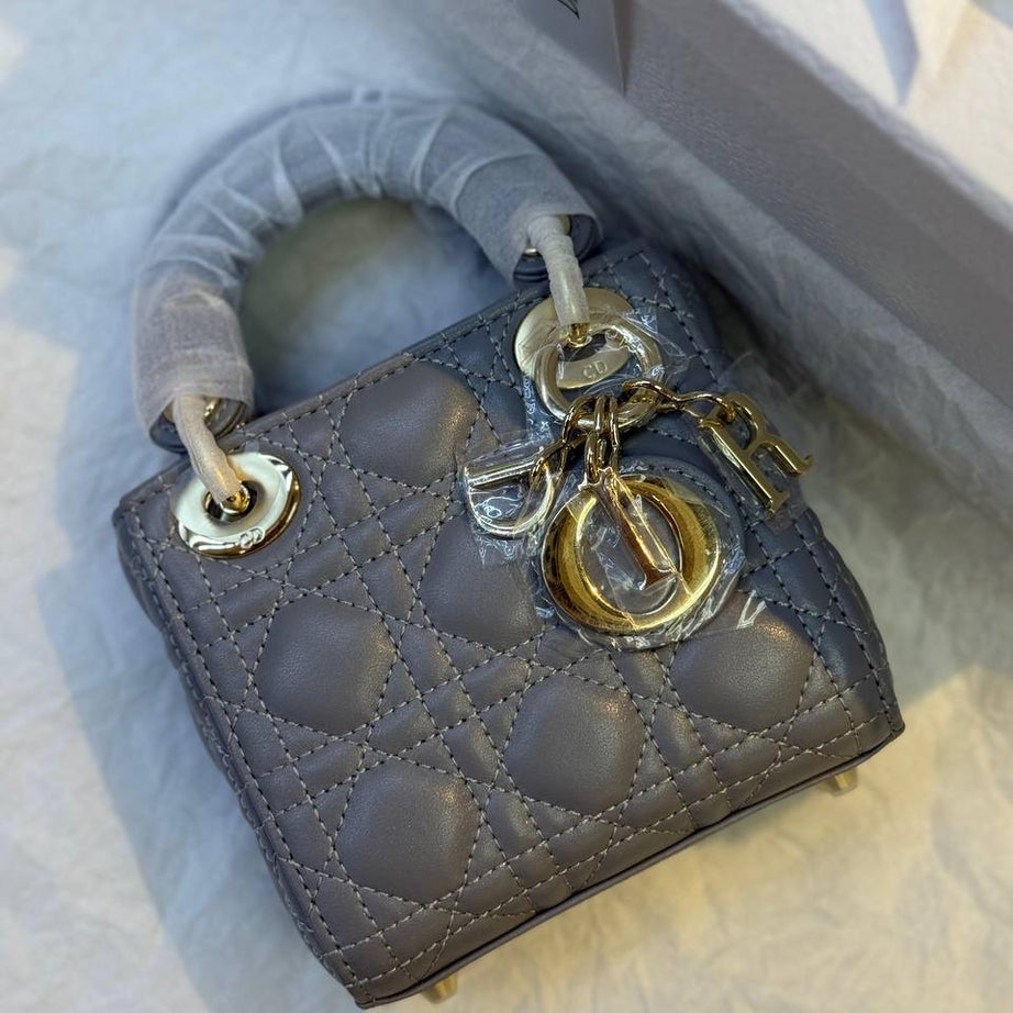 lady dior. بحجم ميني