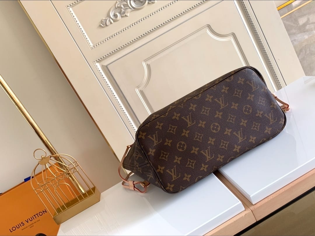 شنطة لويس فيتون Neverfull