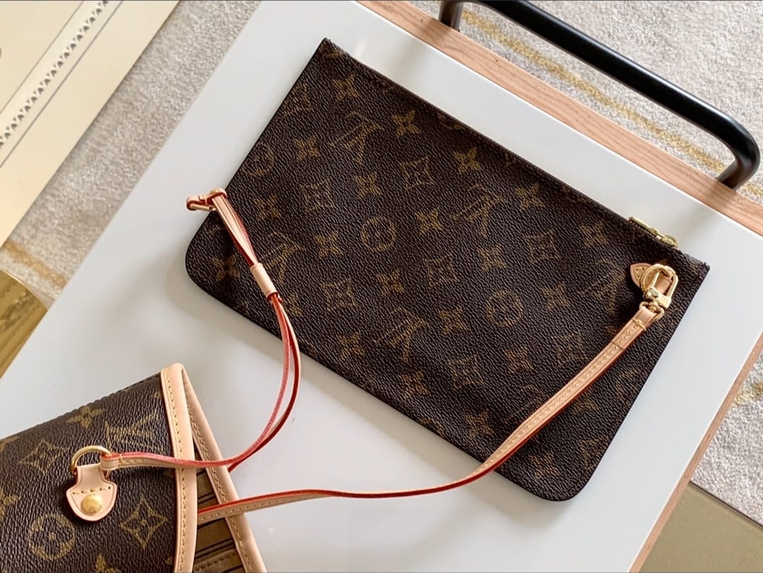 شنطة لويس فيتون Neverfull